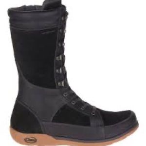 Chaco Lodge waterproof lace up black boots size 8